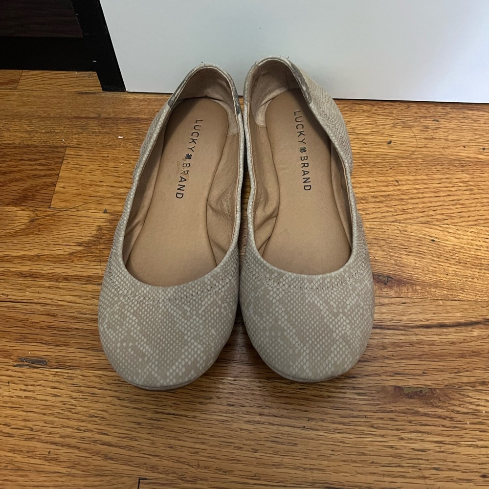 Snake pattern flats